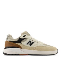 N933
